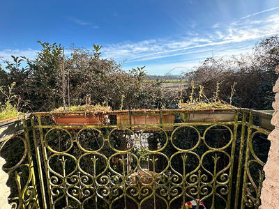 Maison - 203 m² - 9 pièces