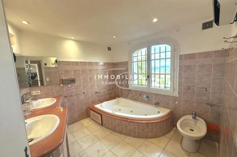 Maison - 141 m² - 1 pièce