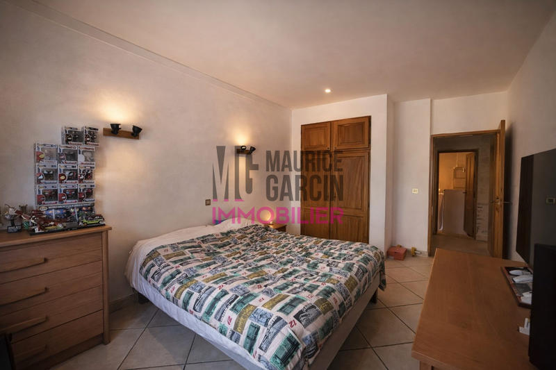 Maison - 170 m² - 13 pièces