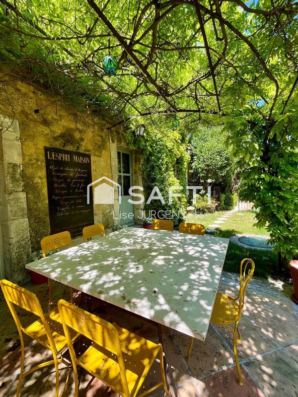 Maison - 300 m² - 10 pièces