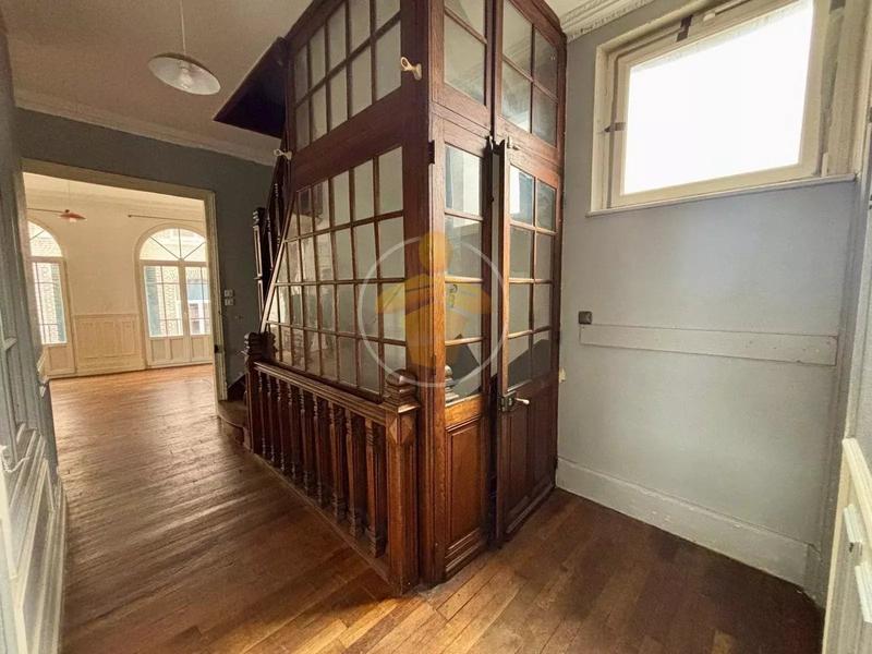 Maison - 190 m² - 8 pièces