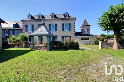 Maison - 322 m² - 10 pièces