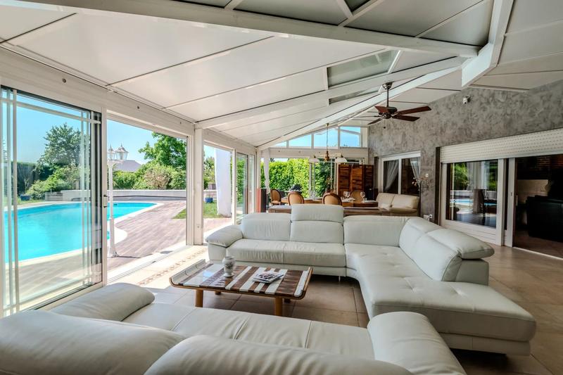 Maison - 380 m² - 9 pièces