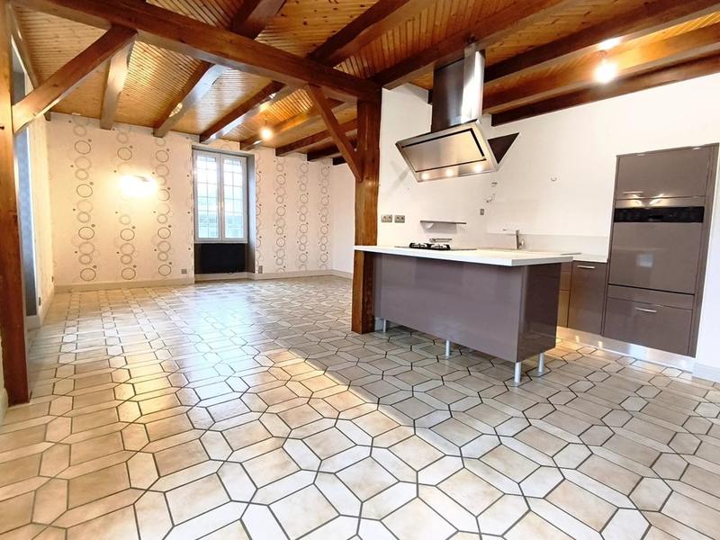 Maison - 229 m² - 9 pièces