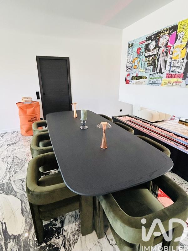 Maison - 180 m² - 5 pièces