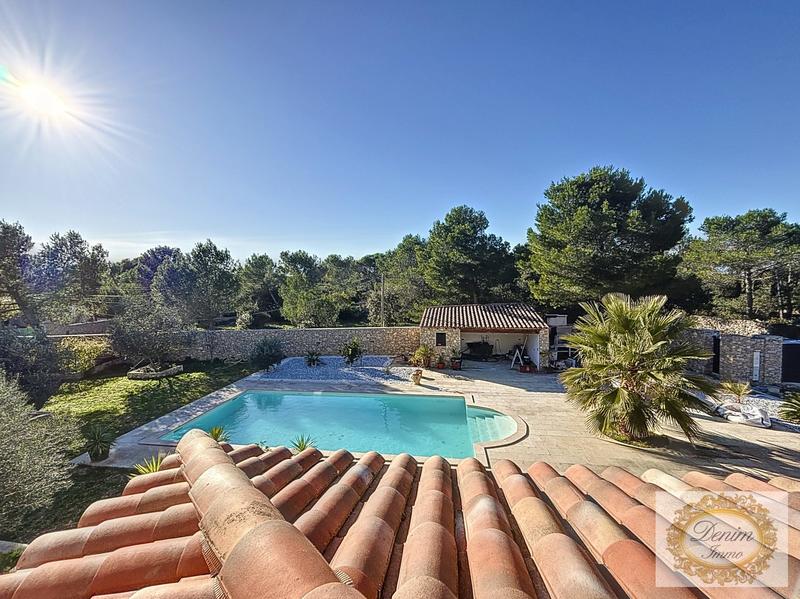 Villa - 180 m² - 6 pièces