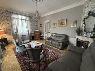 Maison - 180 m² - 8 pièces