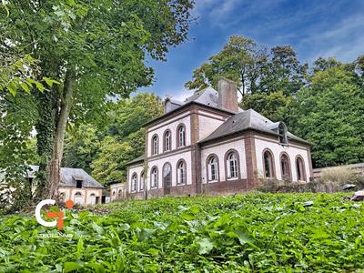 Maison - 253 m² - 6 pièces