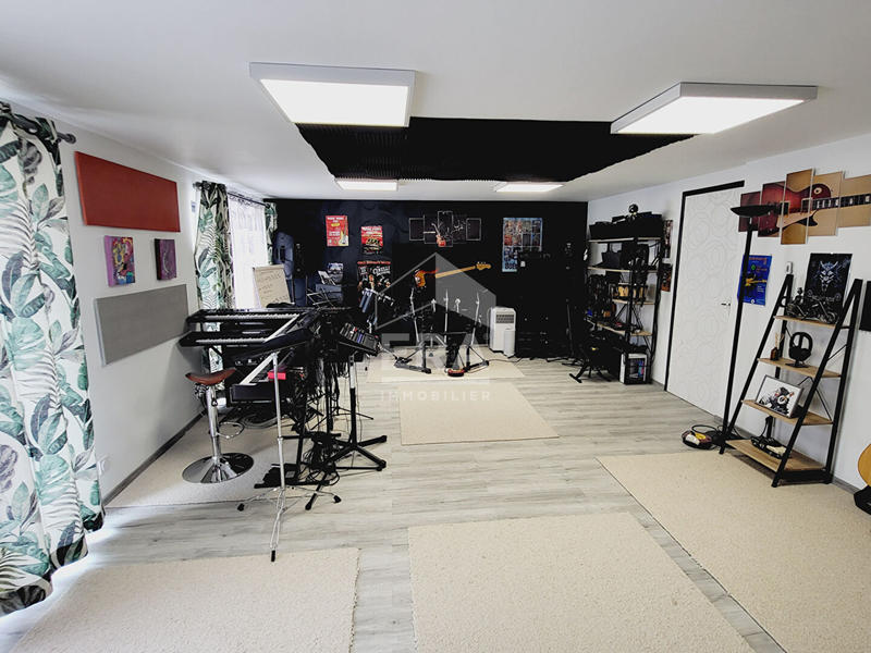 Local commercial - 161 m² - 5 pièces