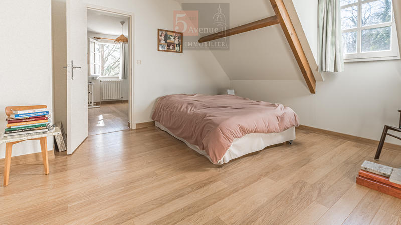 Maison - 210 m² - 6 pièces