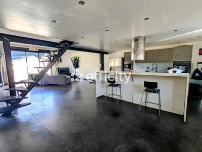 Maison - 160 m² - 5 pièces