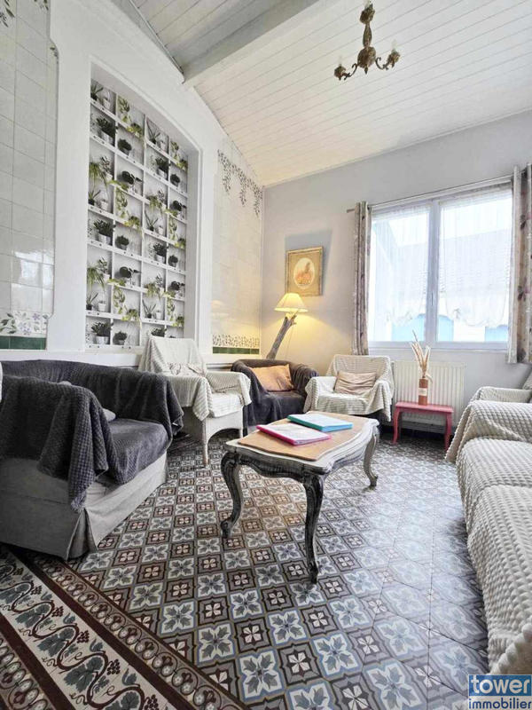 Maison - 295 m² - 16 pièces