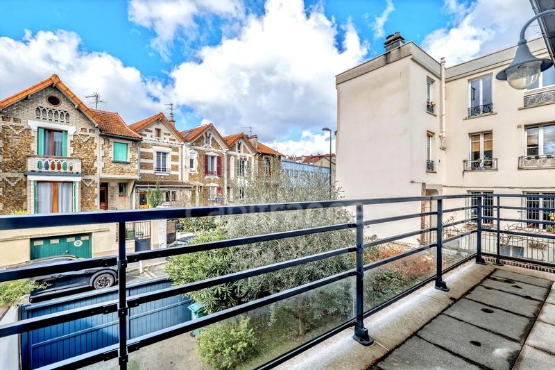 Maison - 214 m² - 8 pièces