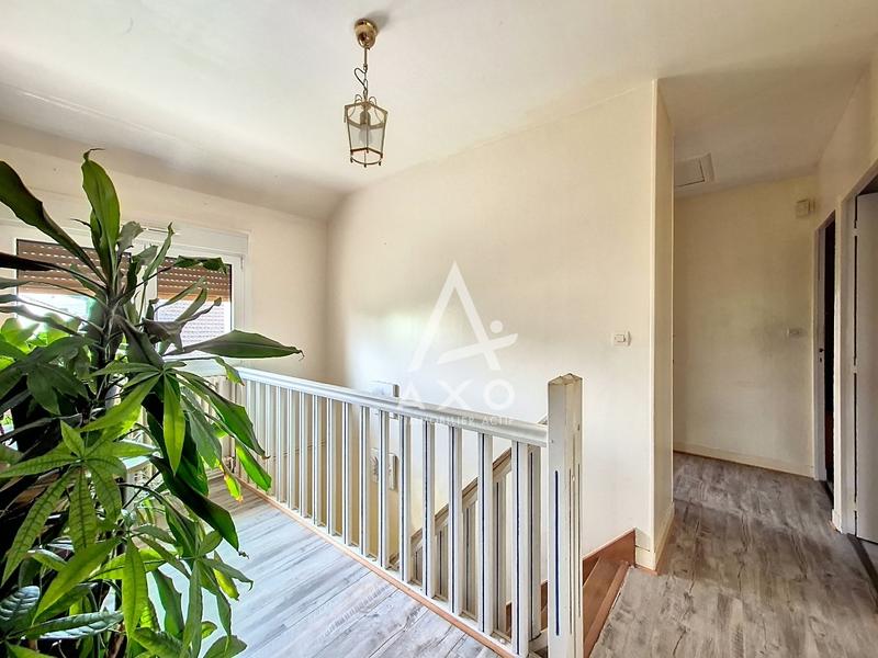 Maison - 147 m² - 9 pièces