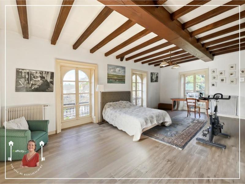 Maison - 430 m² - 12 pièces