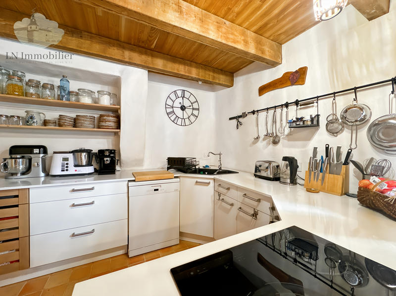 Maison - 211 m² - 15 pièces