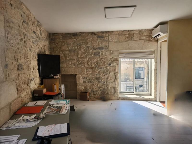 Magasins - 85 m² - 5 pièces