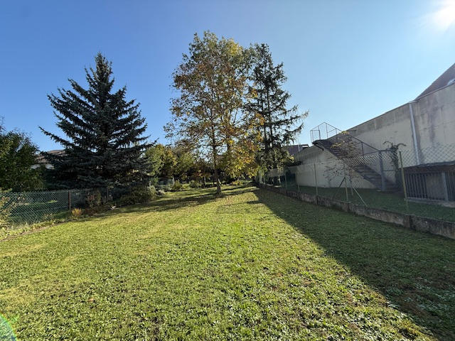 Immeuble - 155 m² - 9 pièces