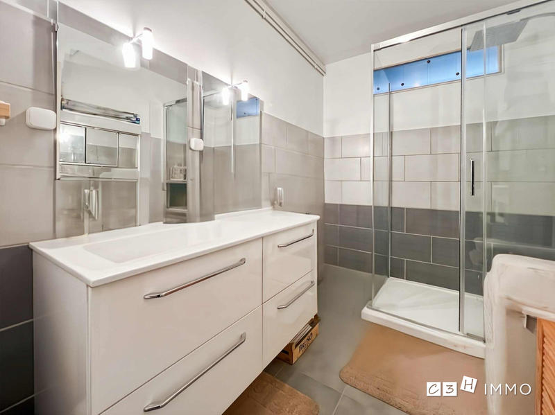 Appartement - 94 m² - 4 pièces