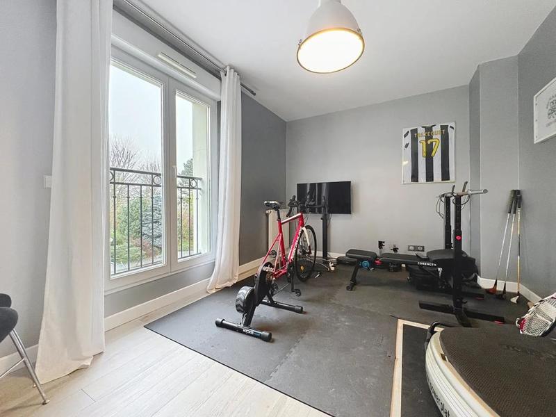 Villa - 212 m² - 8 pièces