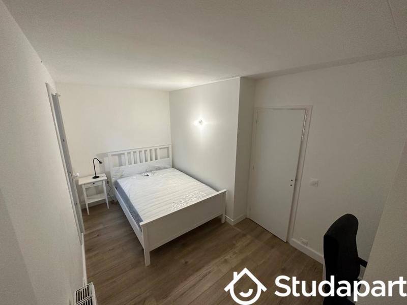 Chambre - 10 m² - 1 pièce