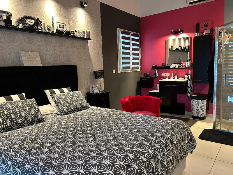 Maison - 200 m² - 6 pièces