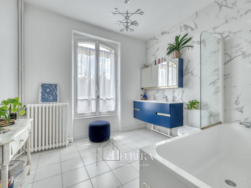 Maison - 180 m² - 7 pièces