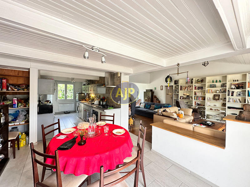 Maison - 165 m² - 6 pièces