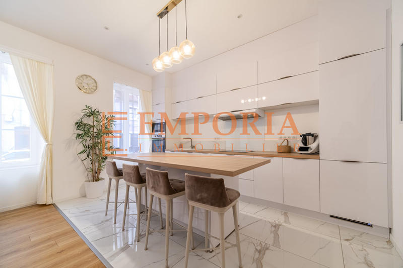 Appartement - 115 m² - 5 pièces