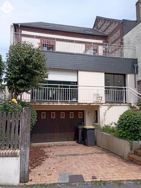 Maison - 160 m² - 8 pièces