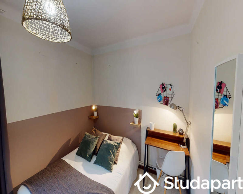 Chambre - 80 m² - 1 pièce