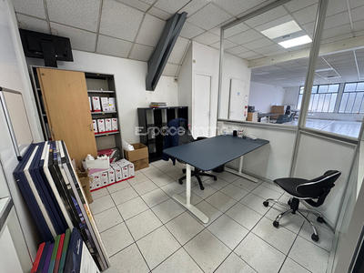 Local commercial - 776 m²