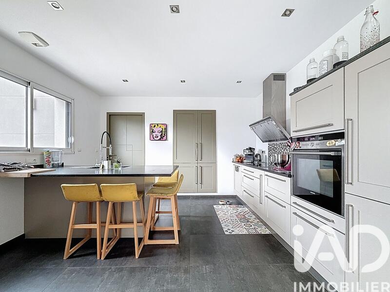 Maison - 158 m² - 7 pièces