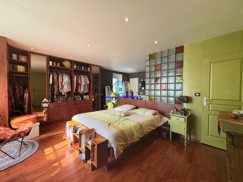 Maison - 273 m² - 8 pièces