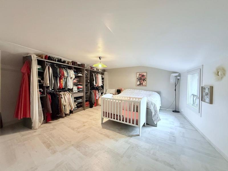 Maison - 185 m² - 5 pièces