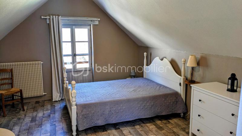 Propriété - 197 m² - 11 pièces