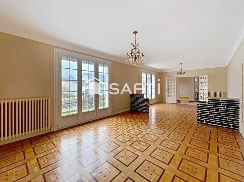 Maison - 210 m² - 7 pièces