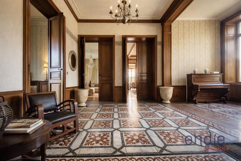 Château - 597 m² - 14 pièces