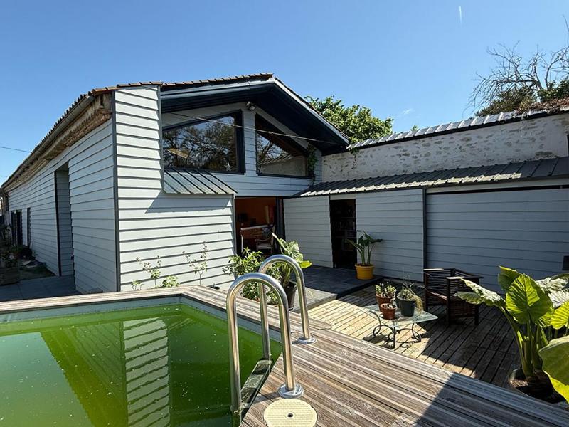 Maison - 249 m² - 5 pièces