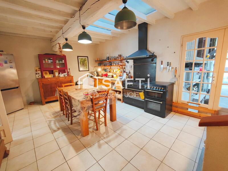 Maison - 265 m² - 8 pièces