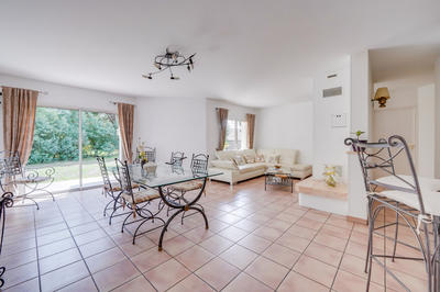 Maison - 145 m² - 7 pièces