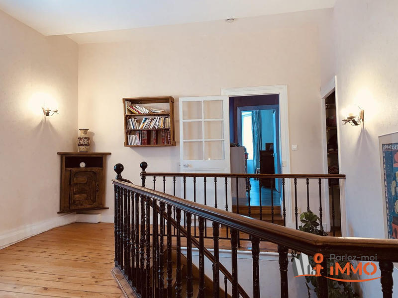 Maison - 285 m² - 10 pièces