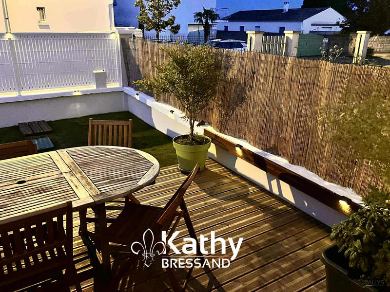 Maison - 90 m² - 4 pièces