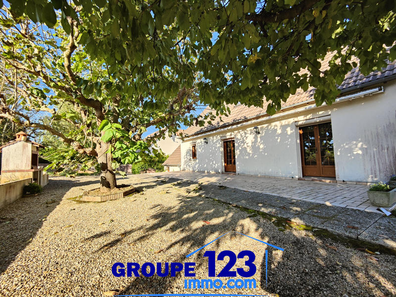 Maison - 182 m² - 9 pièces
