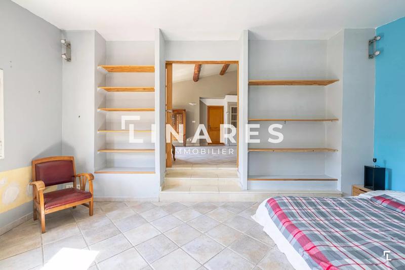 Maison - 300 m² - 7 pièces