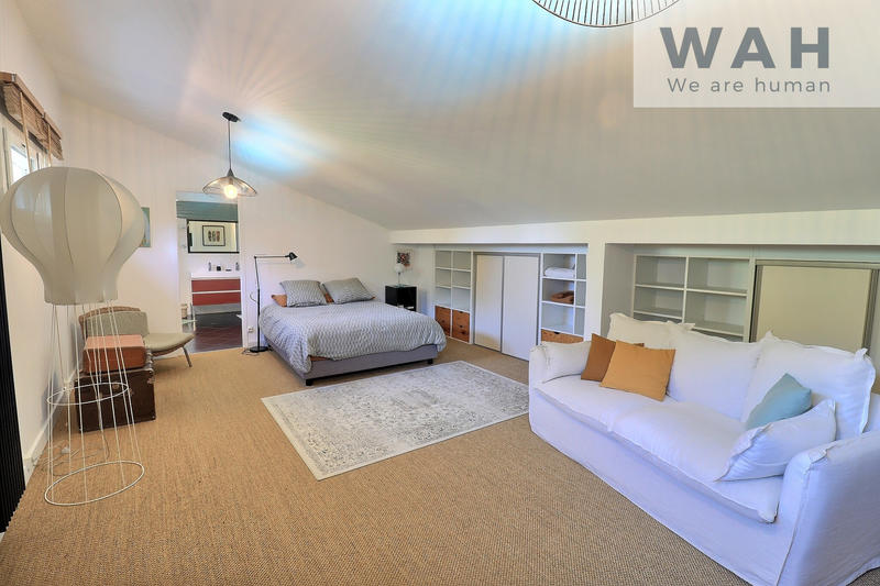 Villa - 283 m² - 8 pièces