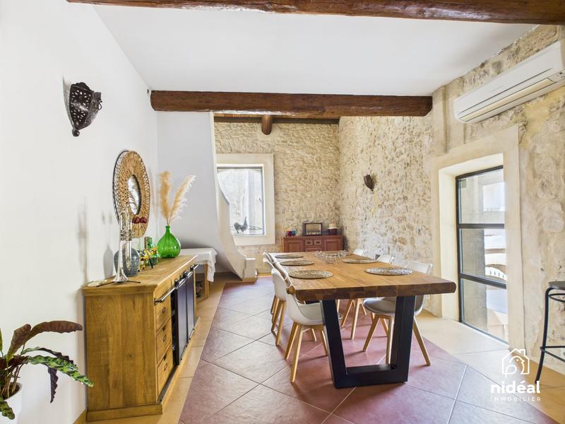 Maison - 216 m² - 8 pièces