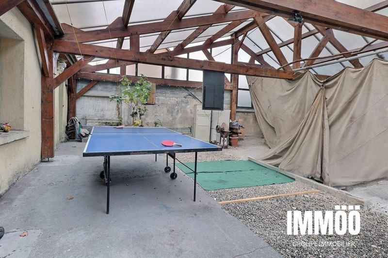 Maison - 250 m² - 9 pièces