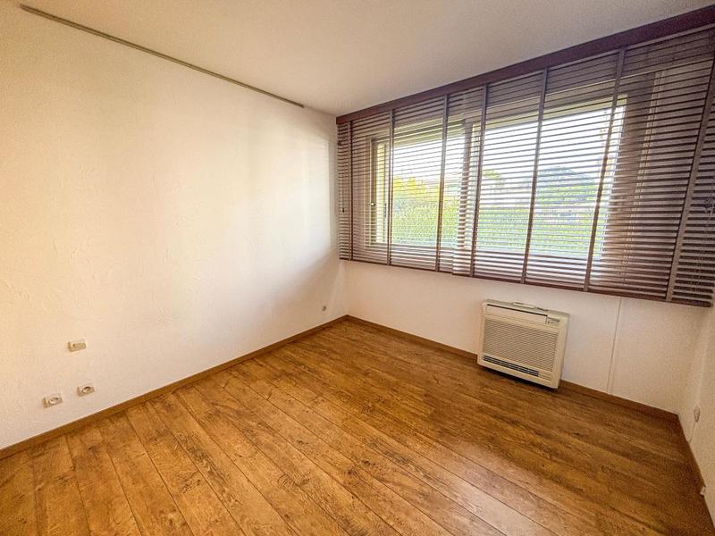 Appartement - 80 m² - 3 pièces