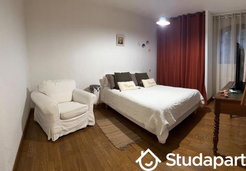 Chambre - 9 m² - 1 pièce